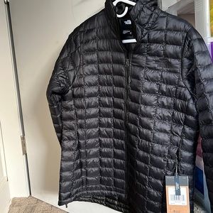 The North face table jacket brand new size M